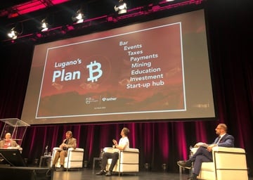 La famiglia Assange al Plan ₿ Forum di Lugano, insieme a Szabo, Back, Ardoino e altri 100 speaker
